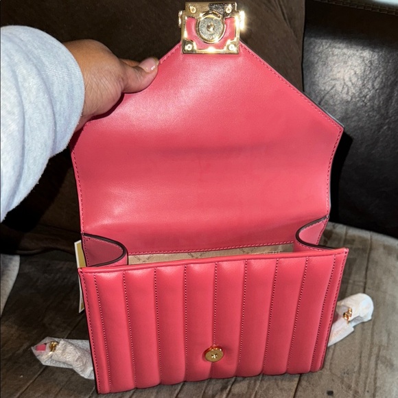 NWT-Michael Kors Pink Quilted Crossbody Bag with Gold Hardware - Picture 10 of 11